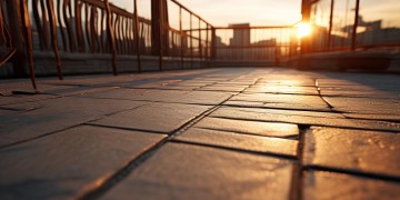 楼顶露台属于物业吗？